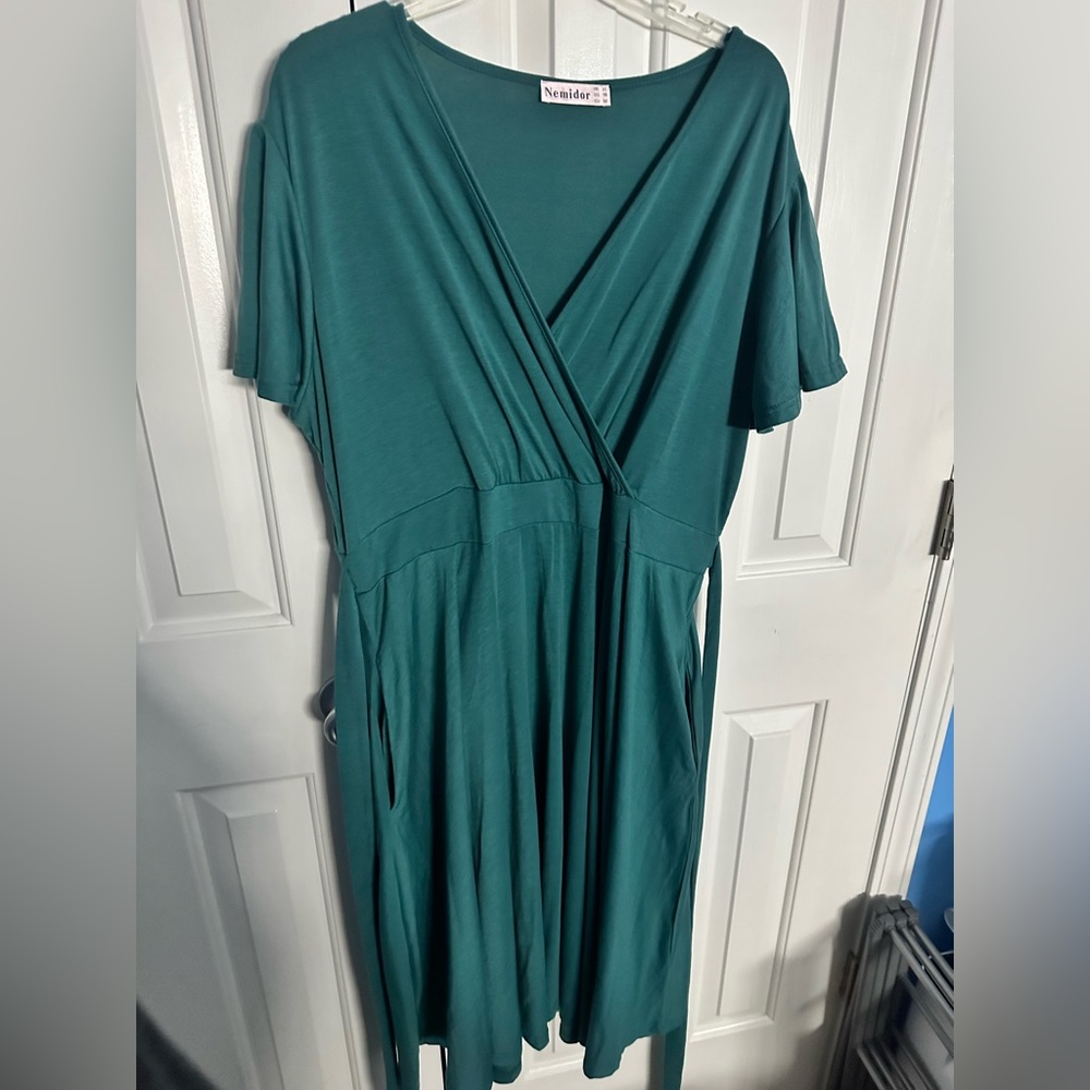 V-Neckline Stretchy Casual Midi Plus Size Bridesmaid Dress